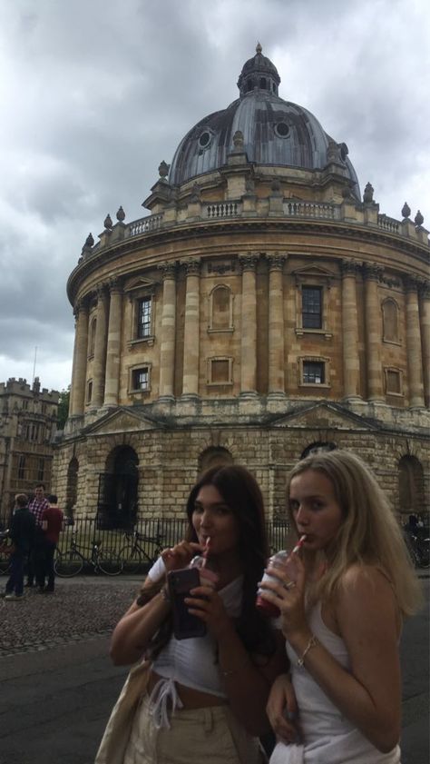 Oxford University Aesthetic, Oxford Summer School, Oxford Aesthetic, Oxford University England, Oxford Summer, Future University, Cottage Core Girl, Dream University, Oxford College