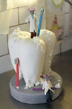 Tooth cake                                                                                                                                                                                 More Dental Cake, Dentist Cake, Super Torte, Tooth Cake, Sculpted Cakes, Crazy Cakes, Unique Cakes, Cupcake Cake, Special Cake