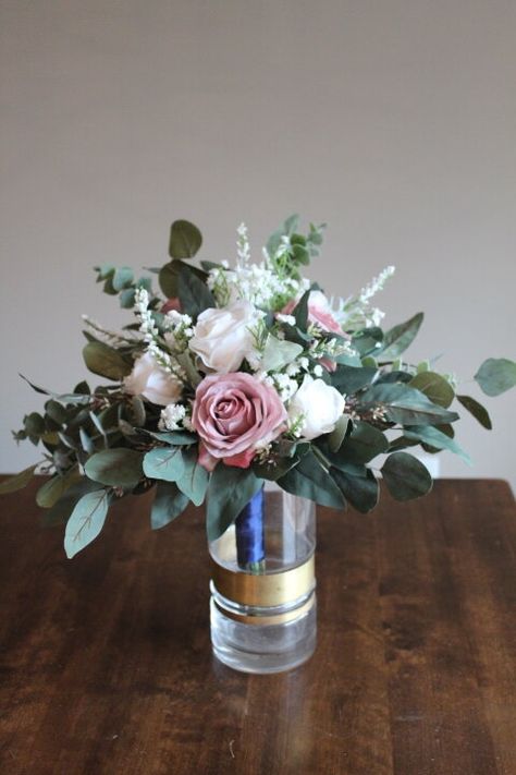 Rosewood Flowers, Romantic Color Schemes, Wedding Flowers Cost, White Spray Roses, Groomsmen Accessories, Silk Wedding Flowers, Bridal Party Flowers, Online Love, Bouquet Toss