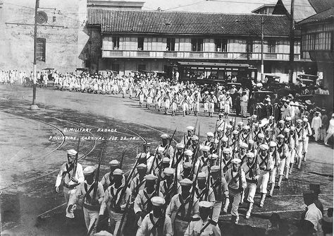 Platoons of U.S. Navy servicemen parading for the Philippine Carnival, Plaza Goiti, Manila. Feb 22, 1911. Japanese Colonization In The Philippines, Pananakop Ng Espanyol Sa Pilipinas, American Period In The Philippines, Spanish Era Philippines Aesthetic, Philippines Pictures, New Manila, Philippine History, Filipino Heritage, History Background