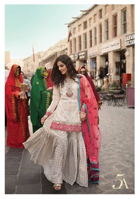 Maria B Lawn Collection 2018 Best Pakistani Designer Summer Dresses Short Kameez, Sharara Design, Gharara Designs, Sharara Designs, Designer Summer Dresses, Pink Luxury, Lawn Suit, Lawn Dress, Salwar Kamiz