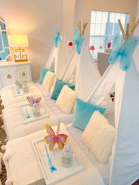 Sleepover Party Foods, Indoor Tent For Kids, Kids Birthday Food, Adult Tea Party, Sleepover Tents, Birthday Sleepover Ideas, Glamping Birthday, Kids Party Inspiration, Slumber Party Birthday