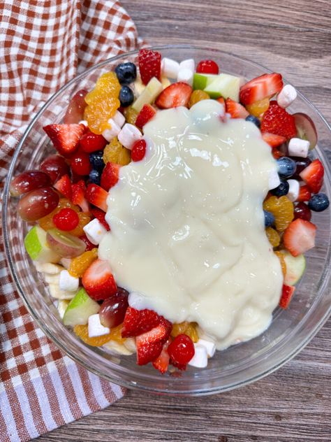 Fruit Salad With Condensed Milk, Fruit Salad With Cream, Creamy Fruit Salad, Mexican Fruit Salads, Strawberry Banana Cheesecake Salad, Ambrosia Fruit Salad, Easy Fruit Salad Recipes, Creamy Fruit Salads, Peach Dessert