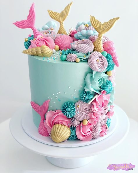 Gökkuşaği Pasta, Sirenita Cake, Mermaid Cupcakes, Mermaid Birthday Cakes, Buat Pita, Creative Cake Decorating, Vevey, Little Mermaid Birthday, Mermaid Cakes