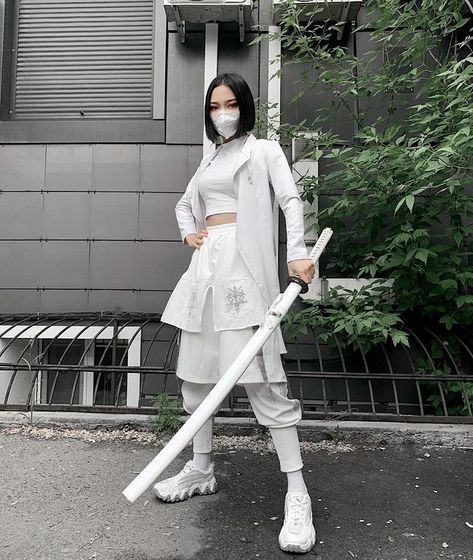 𝗩𝗶𝗼𝗹𝗲𝘁くのいち (@ninja.vi) • Instagram photos and videos White Techwear Outfit, White Streetwear Outfit, Techwear Outfits Women, White Techwear, Street Goth, Techwear Outfits, Techwear Fashion, Ninja Girl, Outfits For Men