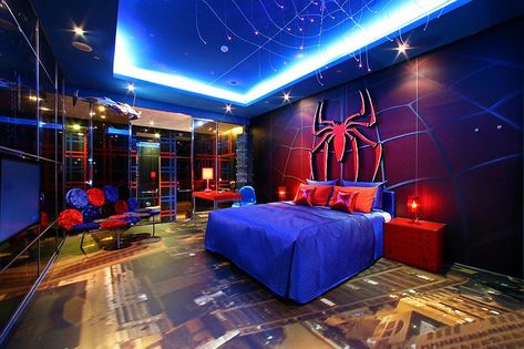 Sato Castle Spider-Man themed room Spiderman Room Ideas, Spiderman Room Decor, Spiderman Bedroom, Avengers Bedroom, Marvel Bedroom, Avengers Room, Man Bedroom, Spiderman Room, Marvel Room