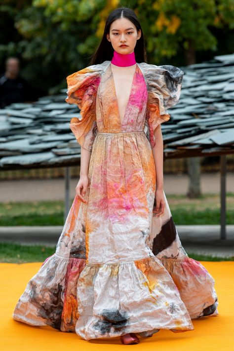 Tye Dye Fashion, Feminine Dresses, Richard Quinn, Mixed Prints, 2020 Runway, Resort 2020, Catwalk Fashion, High Design, Runway Trends