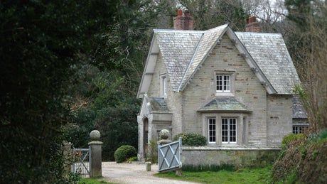 Cornish Cottage, Different House Styles, Shower Over Bath, Old School House, Converted Barn, Gallery Website, Gate House, Bunk House, National Trust