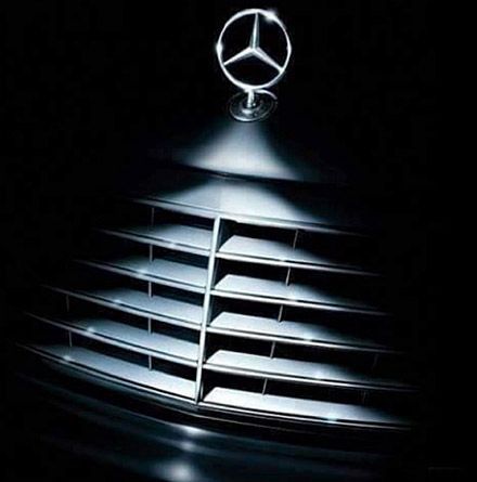 I need to trade up my automobile and give myself a Christmas present. This Mercedes Benz as Christmas Tree with Star Logo as tree-top ornament features a 6 Lamellae grill. My Sports-class E350 boas... Advertisement Examples, Poster Graphics, Energy Bowl, Flyers Design, Mercedes Maybach, Guerilla Marketing, Star Logo, Advertising Poster, Creative Advertising