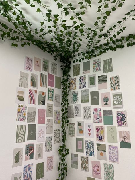 Leaf Aesthetic Room, Leaf Dorm Decor, Leaf Garland Bedroom, Leaf Room Aesthetic, Fake Leaves Wall Decor Bedroom Aesthetic, Fake Leaf Wall Decor, Fake Flowers Decor Bedroom, Fake Leaves Decor, Hostel Room Ideas