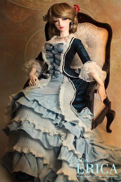 bjd, /sigh do want, both the dolls and a me version of the clothes.. an hair... and chair.. and makeup Bustle Dress, Ball Jointed Doll, Gothic Dolls, Doll Makeup, Victorian Dolls, Realistic Dolls, Anime Dolls, Pretty Dolls, The Doll