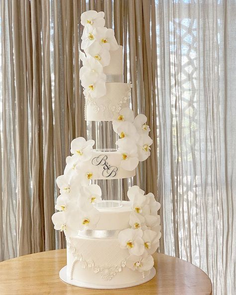 Tall Wedding Cakes, Make Up Cake, Luxury Wedding Cake, Buttercream Wedding Cake, Cake Stuff, All White Wedding, White Wedding Cakes, Simple Wedding Cake, Cake Business