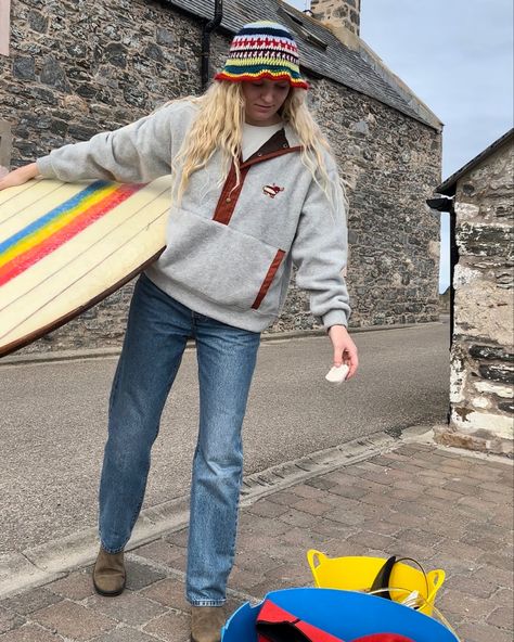 Surf Girl Style Outfits, Surf Aesthetic Outfit, Surfer Girl Outfits, Granola Outfits, Street Wear Aesthetic, Surf Girl Style, Fleece Outfit, Surfer Girl Style, Mens Outfit Inspiration