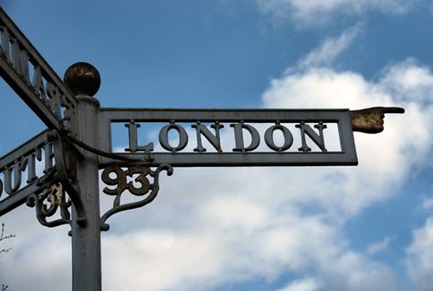 Way to go for London! London Sign, London Tips, Magical Pictures, London Pictures, England And Scotland, London Town, Street Sign, Visit London, London Calling