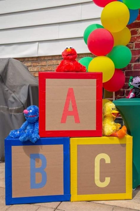 Preschool Graduation Decorations, Abc Birthday Parties, Teacher Graduation Party, Sesame Street Birthday Party Ideas, Preschool Graduation Party, Abc Party, Toy Story Party Decorations, Abc Blocks, Elmo Birthday Party