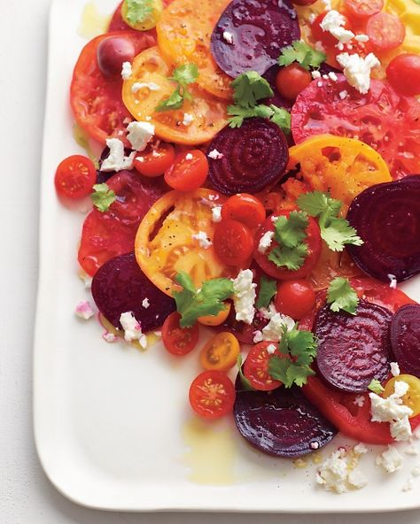 Tomato-Beet Salad Recipe | Cooking | How To | Martha Stewart Recipes Heritage Tomatoes Recipe, Recipes Using Heirloom Tomatoes, Heirloom Tomatoes Recipes, Bruschetta Salad, Heirloom Tomato Recipes, Salad Coleslaw, Fun Appetizers, Salad Pizza, French Dinner