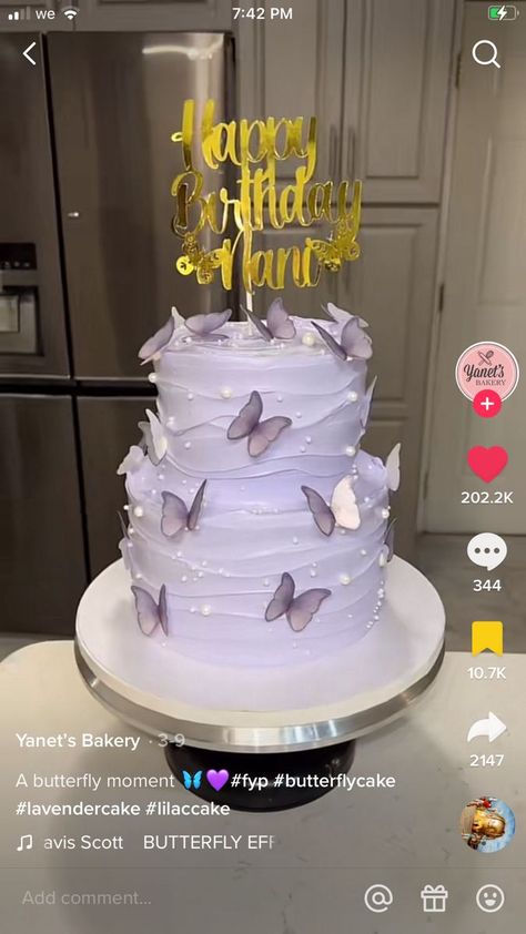 Lavender Aesthetic Birthday Party, Buterfluffy Birthday Cake, 18th Birthday Cake 2 Layers, Aesthetic Two Tier Cake, Two Tier 18th Birthday Cake, 3 Teir Cakes Ideas, 2 Teir Birthday Cake Ideas, Cake Ideas For 12th Birthday Girl, 18th Birthday Cake 2 Tier