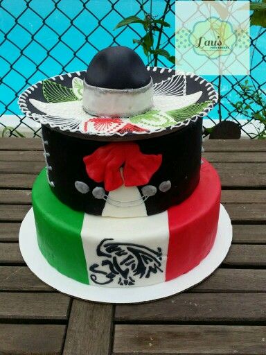 Mexican Flag Birthday Cake, Mexico Cake Ideas, Mexican Fiesta Cake For Men, Mexican Theme Cake For Men, Mexican Flag Cake, Charro Cakes, Mexican Cake Ideas, Mariachi Cake, Mariachi Theme Party