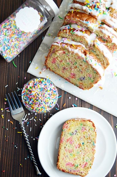 This banana bread is perfect for a special birthday breakfast or just a fun way to use up those old bananas! Incredibly moist, easy to make, and so much fun. Birthday Cake Banana, Old Bananas, Cake Banana Bread, Rainbow Bread, Breakfast Birthday, Cake Banana, Easy To Make Breakfast, Cake Mixes, Birthday Breakfast