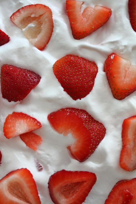 Strawberry Cream Aesthetic, Berries And Whipped Cream, Strawberries And Cream Aesthetic, Whipped Cream Aesthetic, Strawberry And Whipped Cream, Note Aesthetic, Strawberries And Whipped Cream, Happy Ice, Strawberry Aesthetic