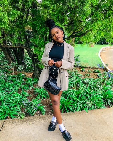 Baddie Loafers Outfit, Shirt Dress With Loafers, How To Style Loafers Black Women, Dress And Loafers Outfit Aesthetic, Outfits Ideas With Loafers, Outfits With Loafers Black Women, Loafers Black Women Outfit, Loafers For Women Outfit Skirt, Skirt With Loafers Outfit