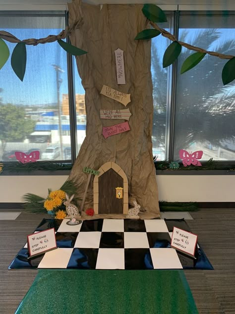 Alice In Wonderland Cubicle Decorations, Alice In Wonderland Library Display, Alice In Wonderland Tree, Flamingo Croquet, Tweedledee And Tweedledum, Rabbit Tea Party, Alice In Wonderland Play, Comic Christmas, Room Escape Games