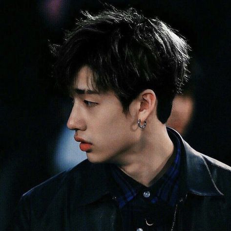 Bang Chan Side Profile, Bangchan Black Hair, Bangchan Side Profile, Christopher Chan, Christopher Bang, Asian Man, K Wallpaper, Stray Kids Chan, Dump A Day