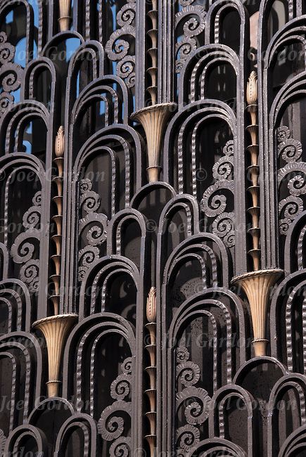 Joel Gordon Photography.   Madison Belmont building in Manhattan, New York City,   built in 1924-25 .  The ironwork is by Edgar Brandt. Arte Art Deco, Art Deco Door, Motif Art Deco, Art Deco Inspiration, Art Deco Buildings, Lan Can, Deco Architecture, Art Deco Architecture, Style Deco