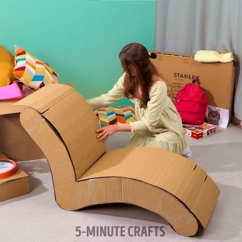 5-Minute Crafts Play - Cozy cardboard furniture for home that you can easily make! Cardboard Crafts Diy, Diy Cardboard Furniture, Diy Crafts Room Decor, Wood Furniture Diy, Cardboard Furniture, Diy Crafts Hacks, Diy Cardboard, Diy Wood Projects Furniture, Paper Crafts Diy Tutorials