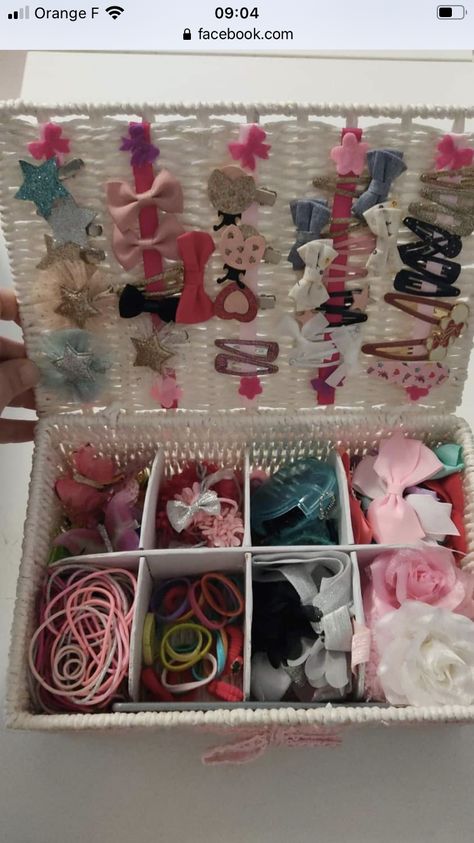 Hairclip Display Ideas, Headband Holder Ideas, Hairclip Organizer, Hair Accessories Organization, Hair Accessories Organizer, Hair Accessories Display, Ikea Dollhouse, Diy Girls Bedroom, Bow Storage