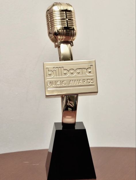 Billboard Award Trophy, Billboard Music Awards Trophy, Basketball Girl, Hollywood Aesthetic, Billboard Awards, Scripting Ideas, Music Studio Room, Career Vision Board, Norwegian Wood