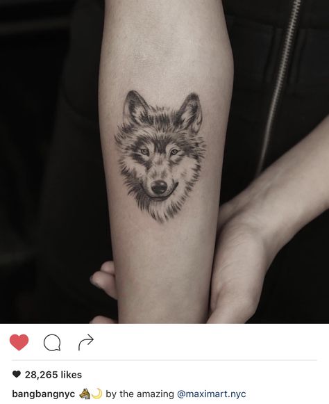 Husky Tattoo Design, Lone Wolf Tattoo, Husky Tattoo, Wolf Tattoos For Women, Small Wolf Tattoo, Tattoo Wolf, Wolf Tattoo Sleeve, Wolf Tattoo Design, Wolf Tattoos