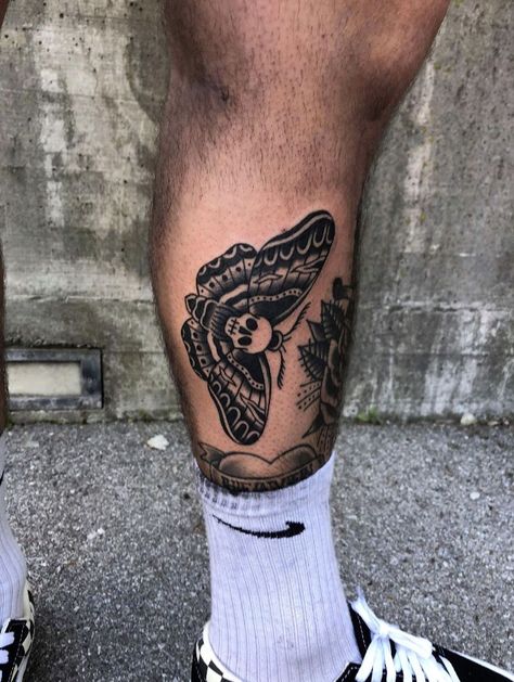 American Traditional Skull Moth Tattoo, Skull Moth Tattoo Traditional, Moth Tattoo Men Leg, Tradition Butterfly Tattoo, Butterfly Knee Tattoo Men, Skull Butterfly Tattoo Traditional, Traditional Bicep Tattoo Men, Traditional Leg Sleeve Tattoo Men, Traditional Forearm Tattoo Men