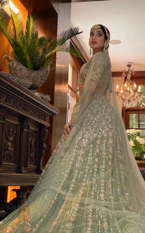 Manish Malhotra Bridal Lehenga, Manish Malhotra Dresses, Manish Malhotra Bridal, Manish Malhotra Lehenga, Jahnvi Kapoor, Bridal Lehenga Red, Indian Bridal Dress, Manish Malhotra, Princess Ball Gowns