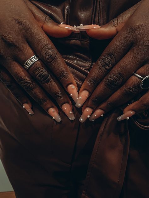 Nail Inspo Coffin Black Women, Gelish Nails Black Women, Oval Shaped Nails Black Women, Work Nails Black Women, Black Woman Wedding Nails, Dip Powder Nails Black Women, Nail Art On Black Women, 90s Inspired Nails Acrylic Black Women, Almond Shaped Nails Black Women