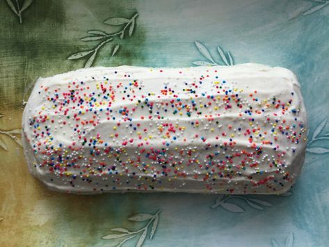 Ice Cream Roll Cake Ice Cream Roll Cake, Cream Roll Cake, Ice Cream Cake Roll, Christmas Ice Cream Cake, Jelly Roll Cake, Christmas Ice Cream, Homemade Ice Cream Cake, Cream Roll, Make Birthday Cake