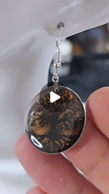 Daniel Cooper on Instagram: "Making jewelry from a mixing cup! 😳  Making resin jewelry using the bottom of a silicone mixing cup!  These work as perfect little molds! What a discovery!  Resin jewelry, jewelry making, jewelry inspo, jewellery making, jewellery inspo  #resinart #resin #jewelrymaking" Resin Wire Jewelry, Cup Making, Resin Jewelry Molds, Making Resin Jewellery, Making Jewellery, Resin Jewelry Making, Resin Jewellery, Mica Powder, Jewelry Inspo