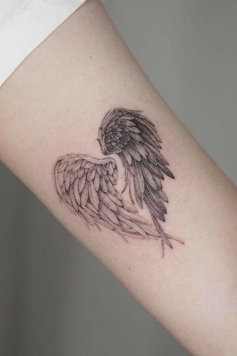 wings tattoo Angle Wing Tattoos, Angel Tattoo For Women, Angel Wing Tattoo, Heart With Wings Tattoo, Herz Tattoo, Devil Tattoo, Tato Lengan, Angel Wings Tattoo, Wing Tattoo