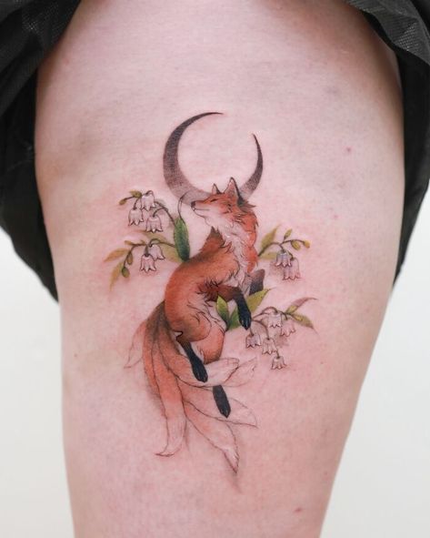 Fox Spine Tattoo, 9 Tails Fox Tattoo, Fox Tattoo Ideas, Small Fox Tattoo, Red Fox Tattoos, Fox Tattoo Design, Floral Tattoos, Fox Tattoo, Unique Tattoo Designs