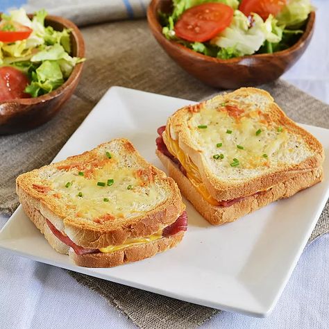 Croque monsieur Weight Watchers Weigh Watchers, Tv Dinner, Cake Factory, Baked Ham, Snacks Für Party, Ww Recipes, Egg Recipes, Healthy Dinner Recipes Easy, Easy Dinner Recipes