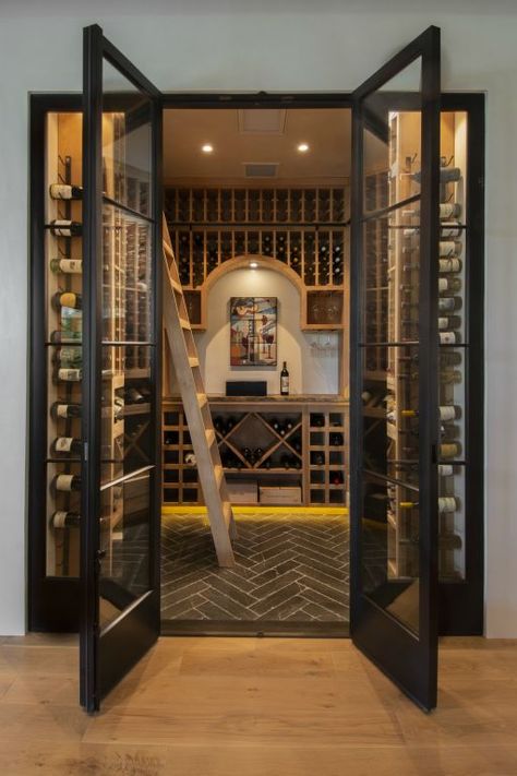 Wine Room Ideas In House Luxury, Modern Wine Room, Wine Cellar Closet, Wine Cellar Modern, Wine Grotto, Wine Room Design, Wine Wall Decor, Neoclassical House, Glass Wine Cellar