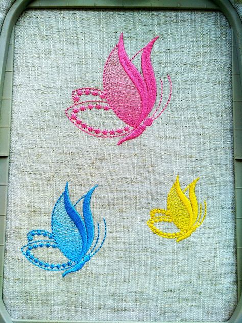 Simple Butterfly Embroidery, Butterfly Embroidery Designs, Spring Patterns Design, Butterflies Embroidery, Flowers Embroidery Designs, Embroidery Design Flowers, Saree Painting Designs, Embroidery Blue, Saree Painting