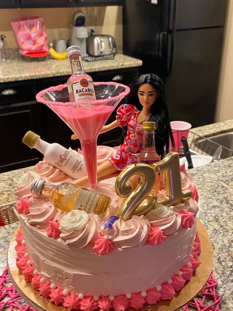 Barbie Cake Design, Pink Birthday Cake Ideas, Barbie Themed Cake, Drunk Barbie Cake, 21st Bday Cake, 21st Birthday Themes, Alcohol Cake, Pink Birthday Cake, Barbie Birthday Cake