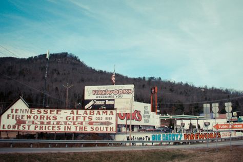 Tennessee Alabama fireworks Tennessee Gothic Tumblr, Tennessee Gothic, Midwest Nostalgia, Alabama Aesthetic, Midwest Gothic, Southern Gothic Aesthetic, Preacher's Daughter, Texas Trash, American Aesthetic