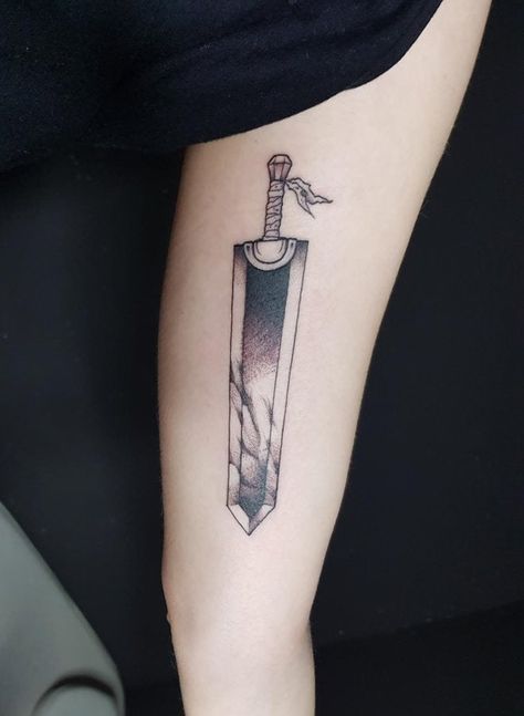 Guts Dragonslayer, Berserk Dragonslayer, Manga Tattoo, Physical Appearance, Tat Ideas, Love Tattoos, Tattoos And Piercings, Anime Style, Geometric Tattoo