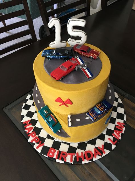 Mustang /Muscle Car Cake by Pussycat Cupcakes Muscle Car Birthday Party, Muscle Car Birthday, Mustang Muscle Car, Cars Birthday Cake, Muscle Cars Mustang, Old Muscle Cars, Car Party, Car Birthday, Birthday Stuff