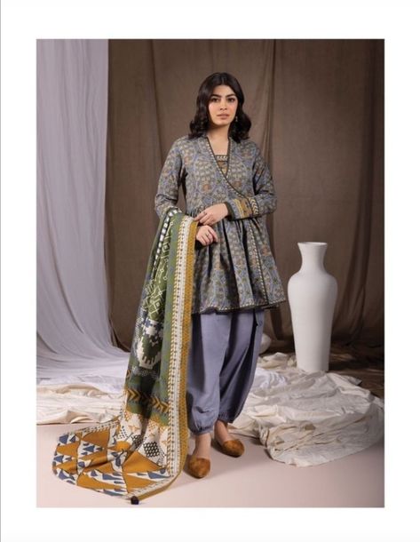 This dress is from @sapphire winter collection. This short frock and ghery wali shalwar is back with the bang this season Angrakha Short Frock, Shalwar Design, Short Frock, Kurti Designs Latest, Formal Wear Dresses, Frock Dress, Casual Wear Dress, Chiffon Fashion, Fashion Enthusiast