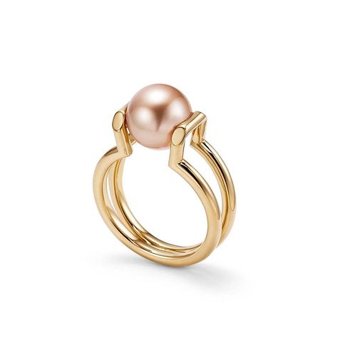 Band Ring Designs, Tiffany Hardwear, South Sea Pearl Ring, Pearl Rings Vintage, Queen Rings, Golden Pearl, Gold Pearl Ring, Pearl And Diamond Necklace, Gold Rings Fashion