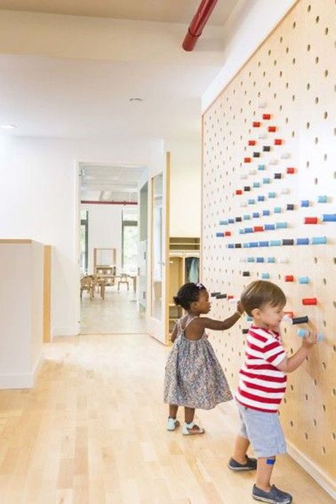 20 Interactive Wall Ideas For Kid Spaces | Home Design And Interior Interactive Wall Ideas, Kindergarten Interior, Preschool Designs, Daycare Design, Kids Cafe, Kindergarten Design, Interactive Walls, School Interior, Kids Area