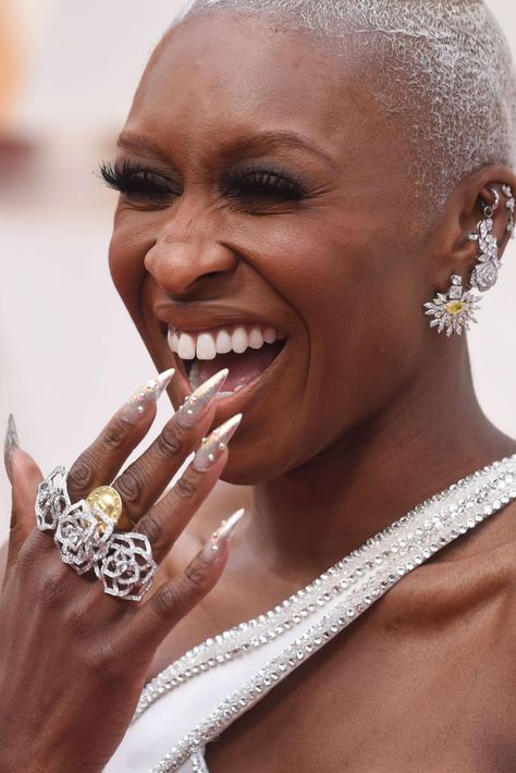 2020 Academy Awards Jewelry - Cynthia Erivo: Oscars Trend: 2020 Was Year of Diamond Necklaces on Red Carpet – Footwear News Harry Winston Diamond Necklace, Oscars Fashion, Christian Dior Gowns, Harry Winston Diamond, Red Carpet Jewelry, Forevermark Diamonds, Louis Vuitton Dress, Oscars Red Carpet, Oscar Fashion